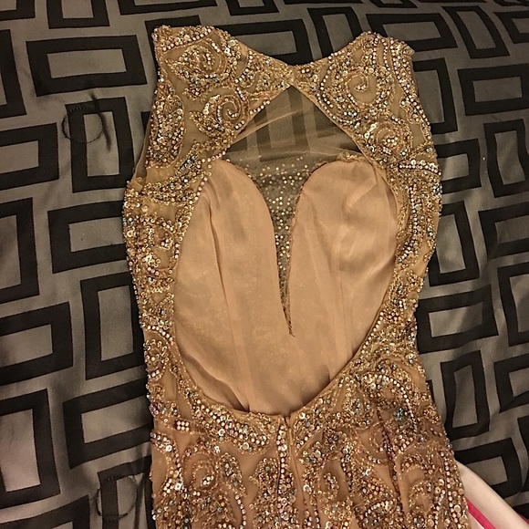 Winning Sherri Hill Custom Gown - Picture 4 of 8